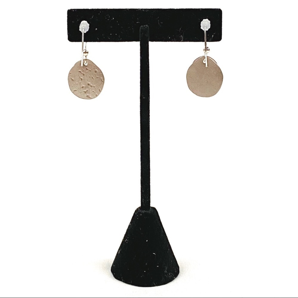 Hammered Labradorite earrings - Picture 5 of 6